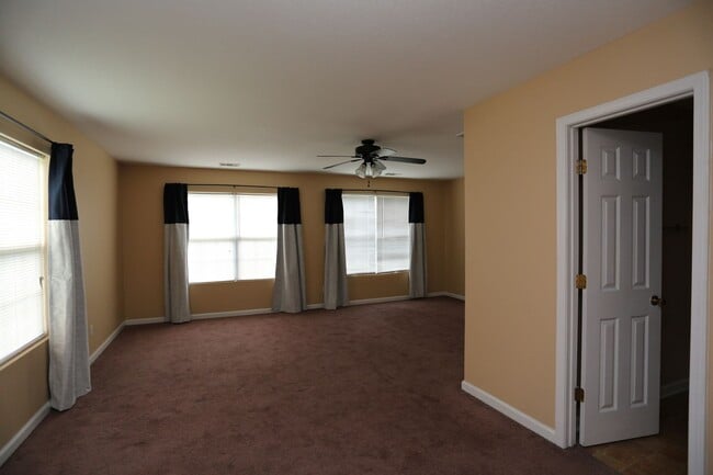 Building Photo - 5039 Scotch Pine Ave