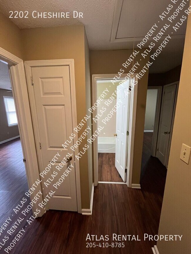 Foto del edificio - 2202 Cheshire Dr