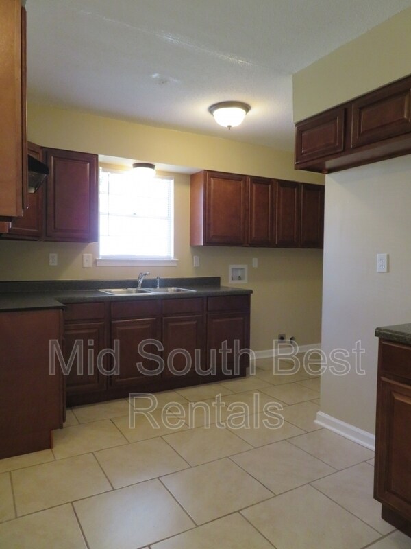 Building Photo - 5043 Chesterton Cove