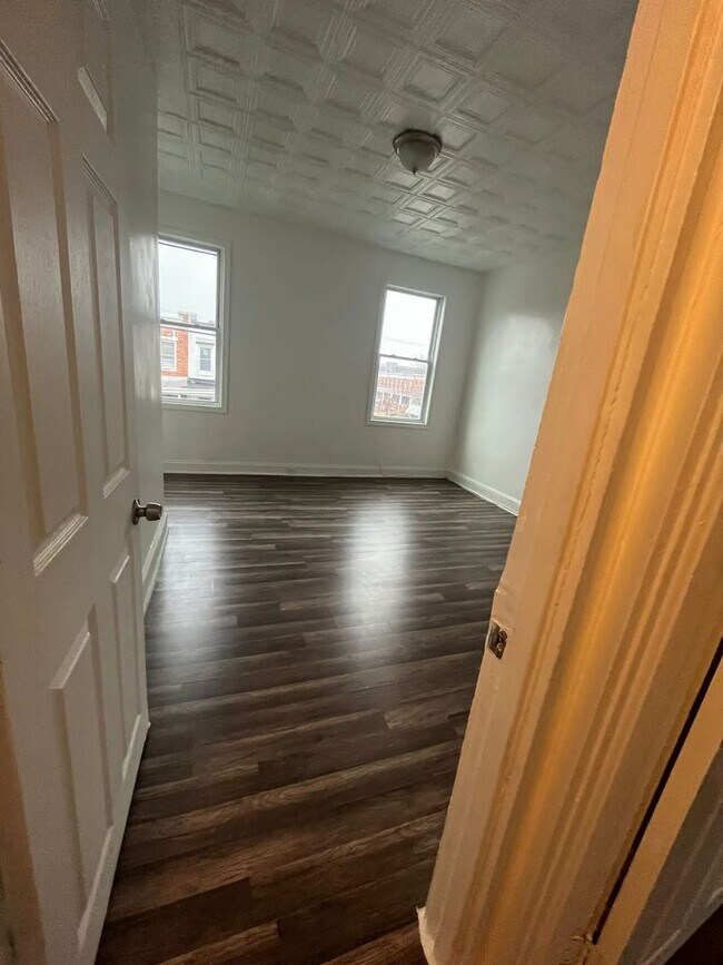 Foto del edificio - 2602 E Chase St