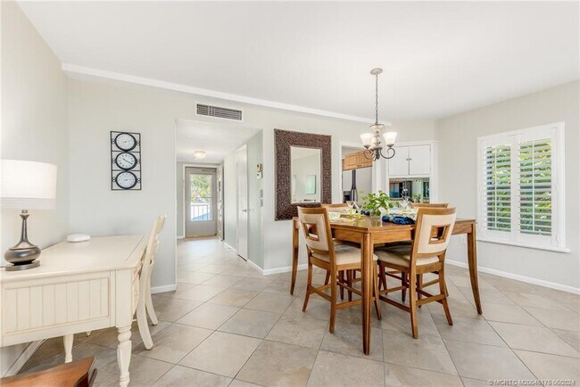 Foto del edificio - 3901 SE St Lucie Blvd