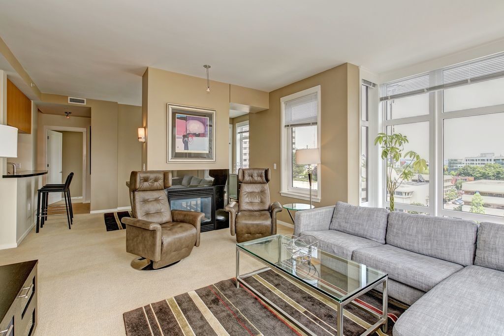 Foto principal - 2721 1st Ave