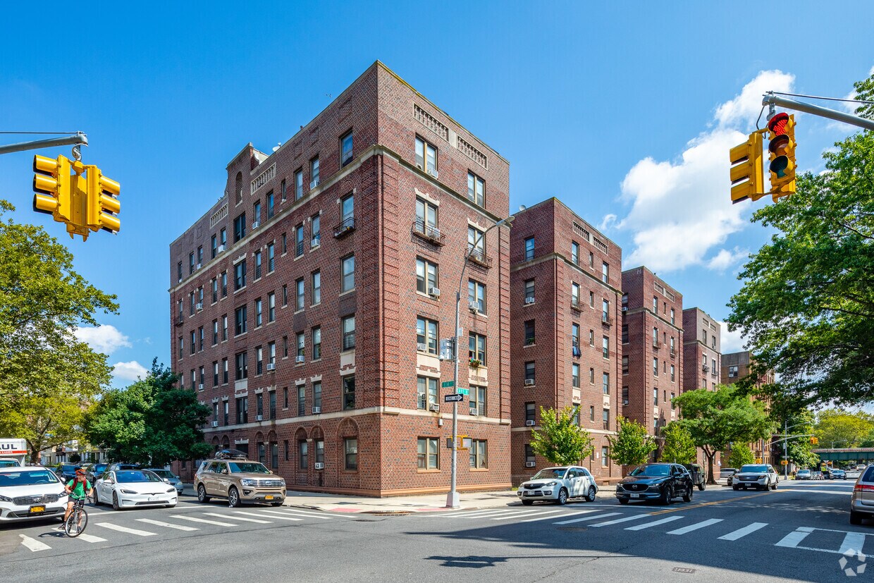 Primary Photo - 1417 Avenue K