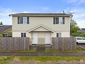 Building Photo - 3010 S 43rd St