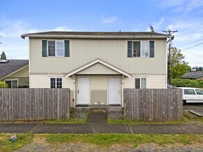 Building Photo - 3010 S 43rd St