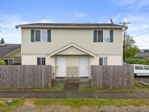 Building Photo - 3010 S 43rd St