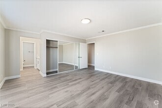 Building Photo - 6352 Vicuna Dr