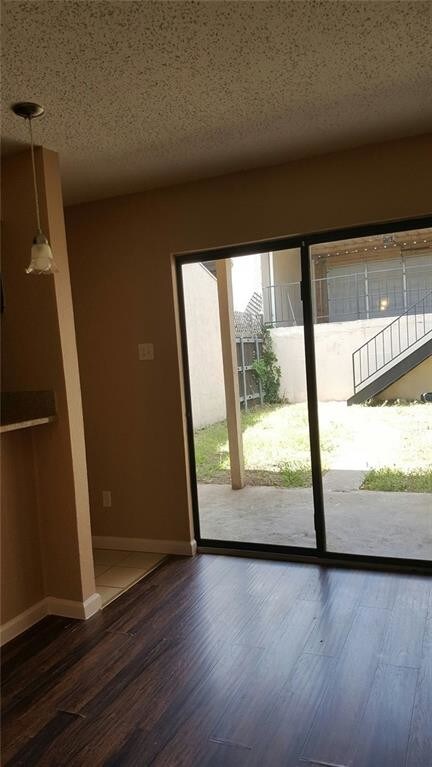 Foto del edificio - 431 Valley Park Dr
