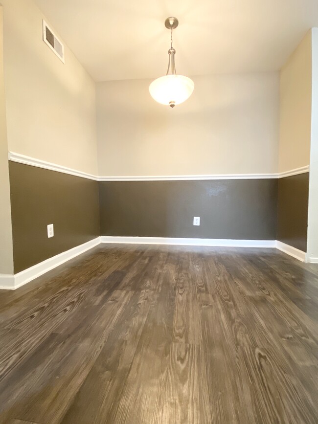 Dining Room - 2701 Old Alvin Rd