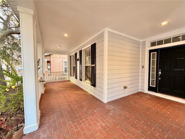 Building Photo - 16215 Bridgecrossing Dr