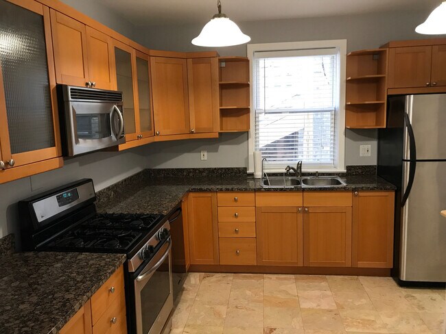 Foto del edificio - 5955 N Winthrop Ave