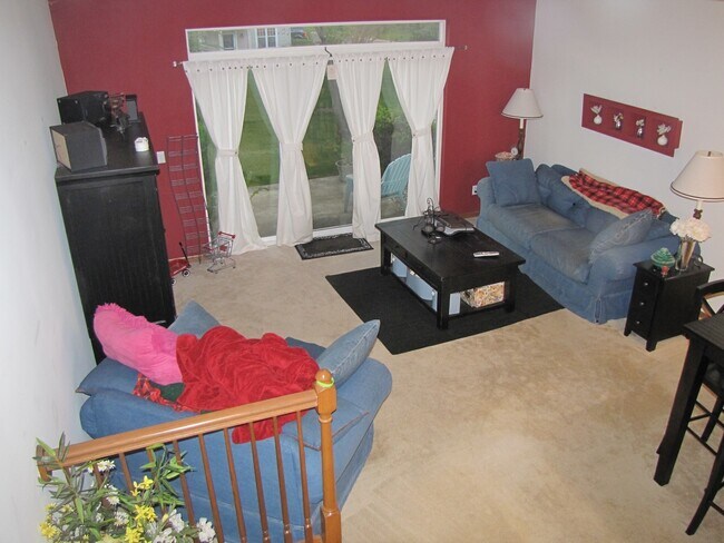 Foto del edificio - 2 Bed/1.5 Bath Townhome in Shakopee Availa...