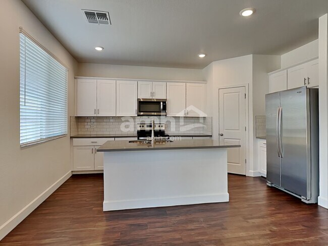 Building Photo - 17122 Puget Ave