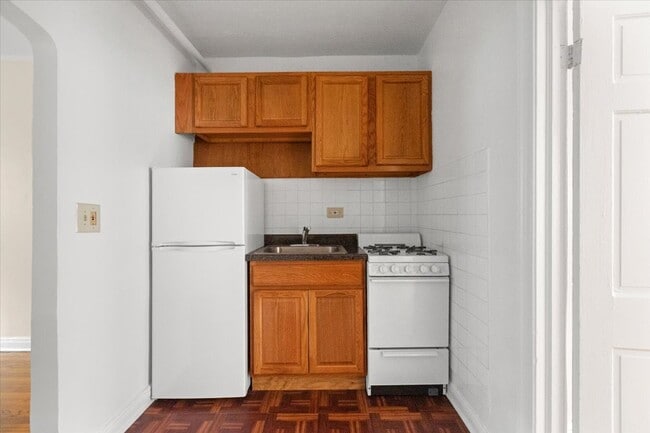 Foto del edificio - 1800 W Farwell Ave