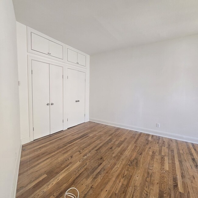Building Photo - 248 W 105th St