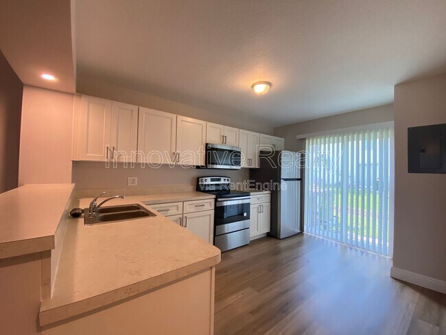 Building Photo - 3651 N Goldenrod Rd