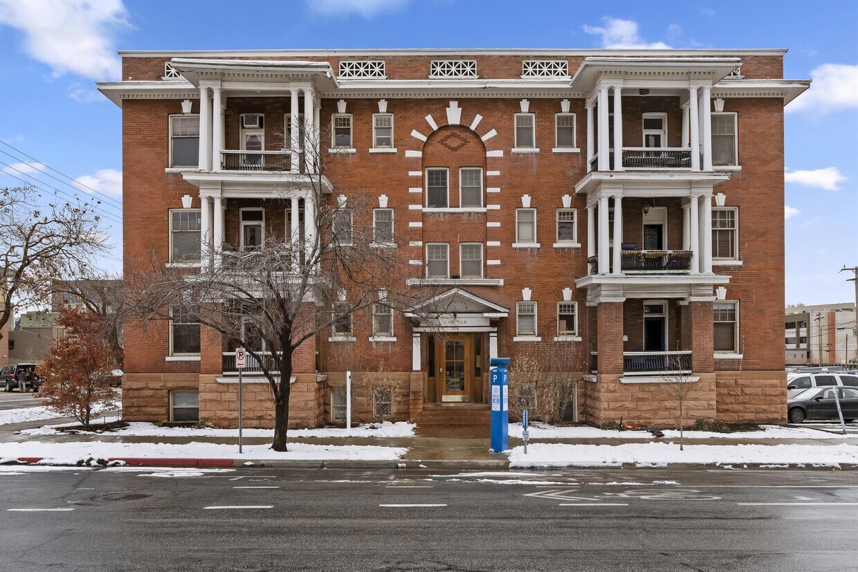 Primary Photo - 276 E Broadway
