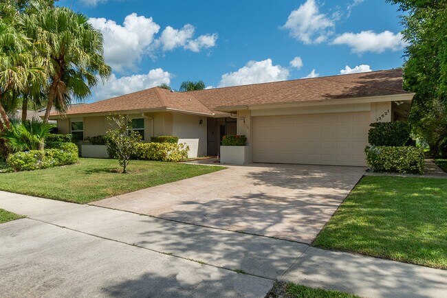 Foto del edificio - 13621 Barberry Dr