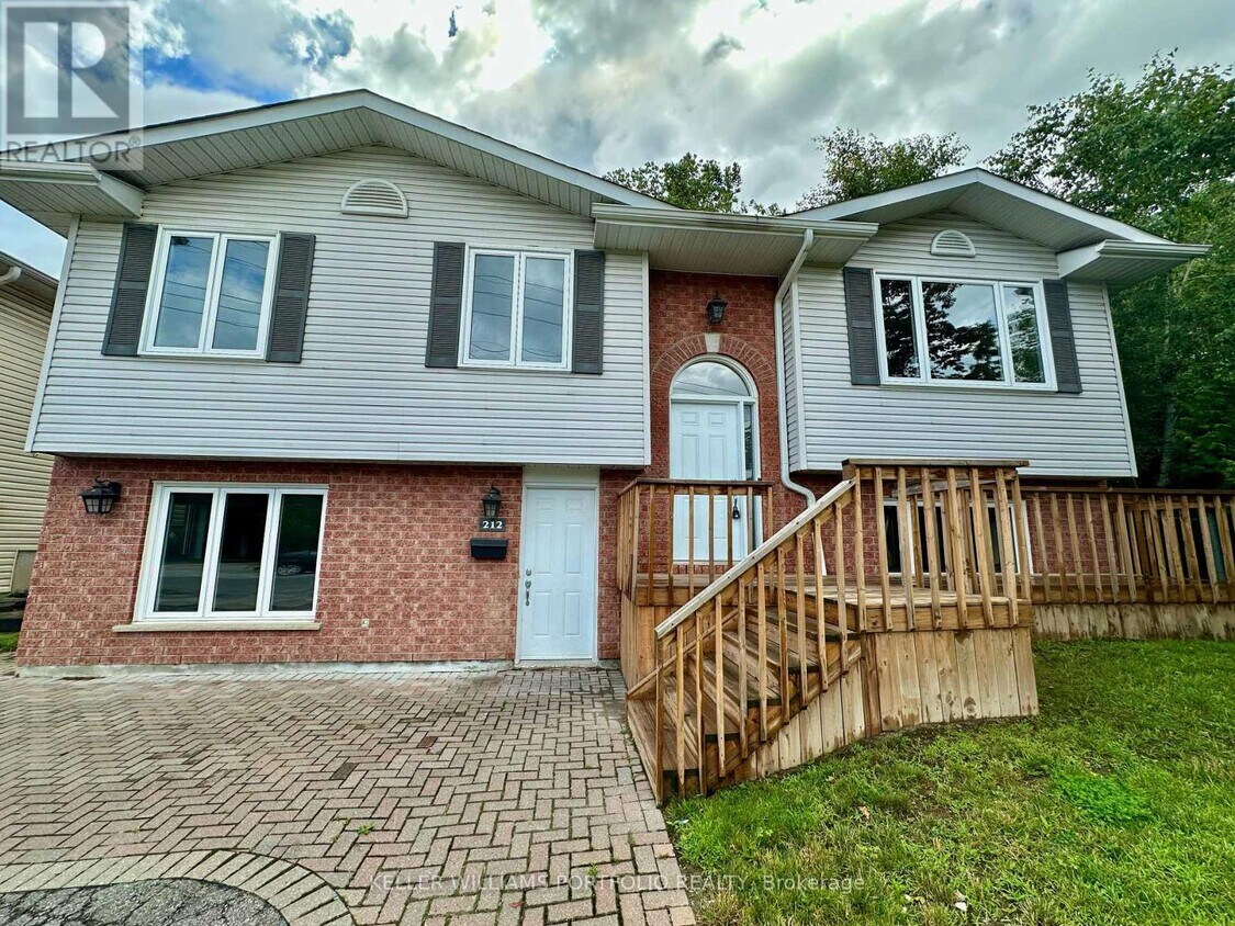 212 Huronia Rd, Barrie, ON L4N 8A7 House for Rent in Barrie, ON