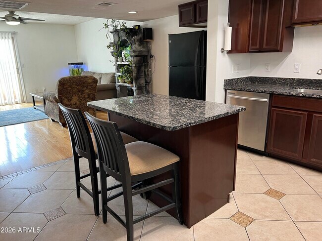 Foto del edificio - 1601 W Sunnyside Dr