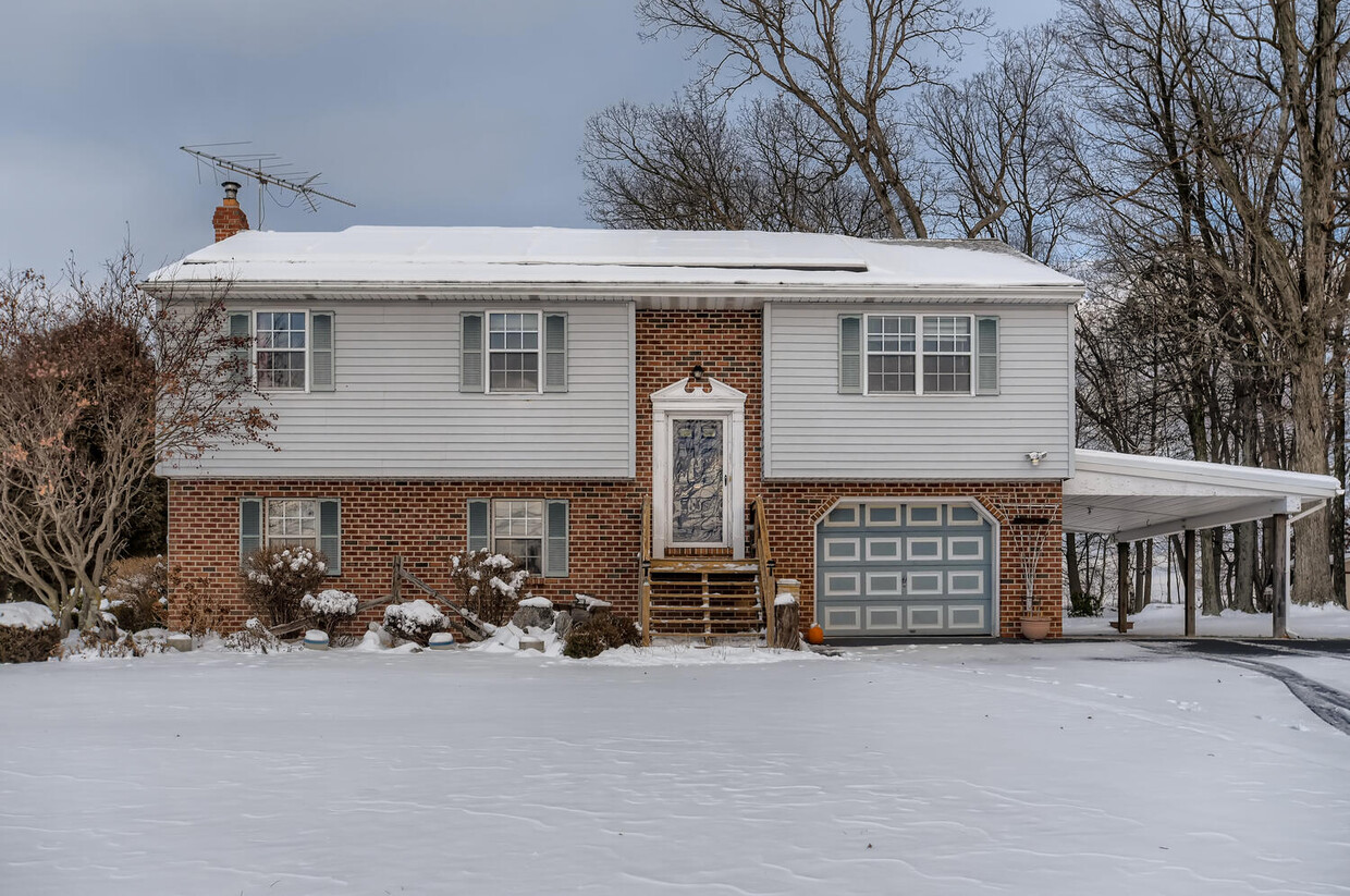 Exterior Front - 1002 Pine Grove Rd