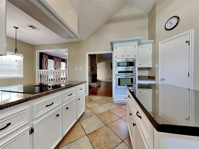 Building Photo - 12126 Oakcroft Dr