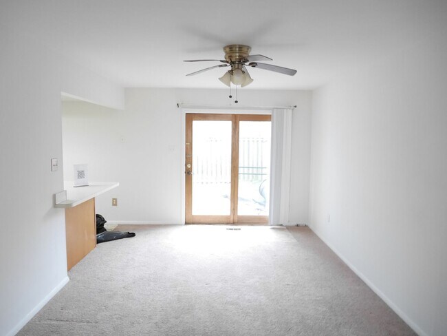 Foto del edificio - Olde Crofton Charm! Two Bedroom Townhome