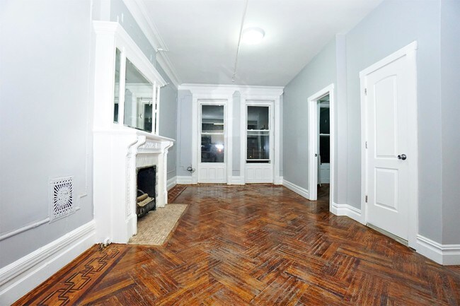 Building Photo - 54 Macon St