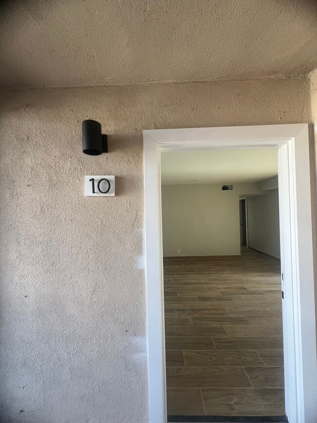 Foto del edificio - 13425 Vanowen St