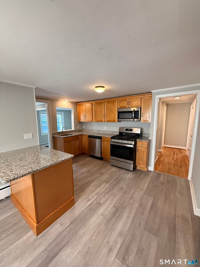 Building Photo - 37 Caya Ave