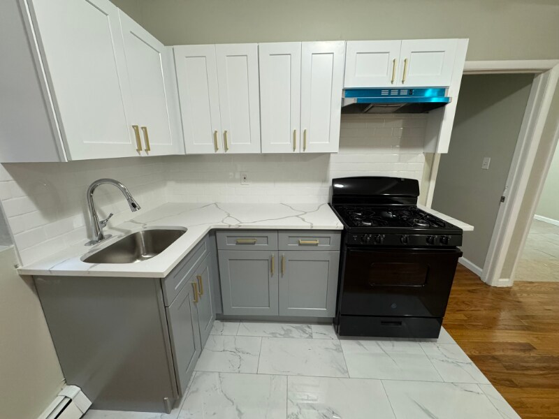 Foto principal - 246 Roseville Ave