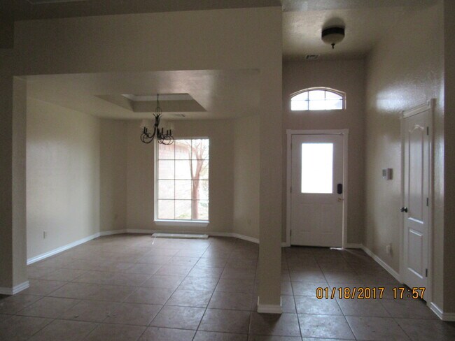 Foto del edificio - BEAUTIFUL HOME IN WOLFCREEK AREA!!!