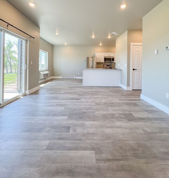 Building Photo - Pet Friendly 2 bed/ 2 bath unit at Soldier...