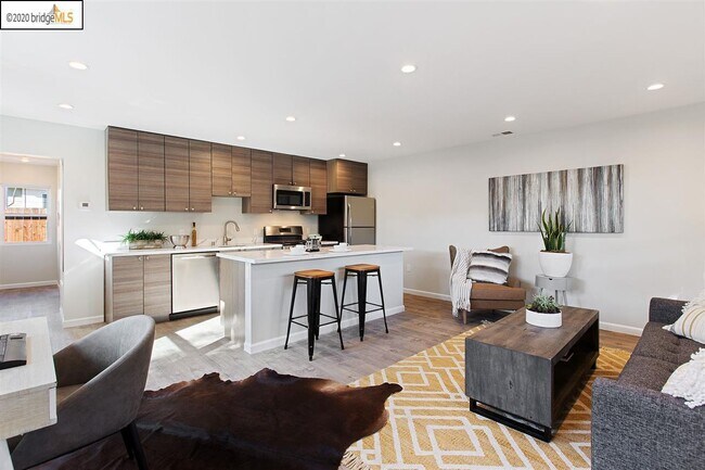 Open kitchen - 3140 Harper St