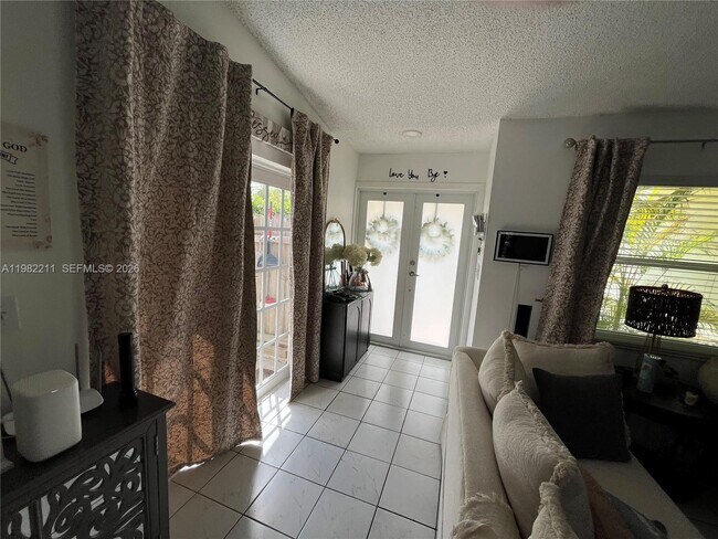 Foto del edificio - 13485 SW 28th St