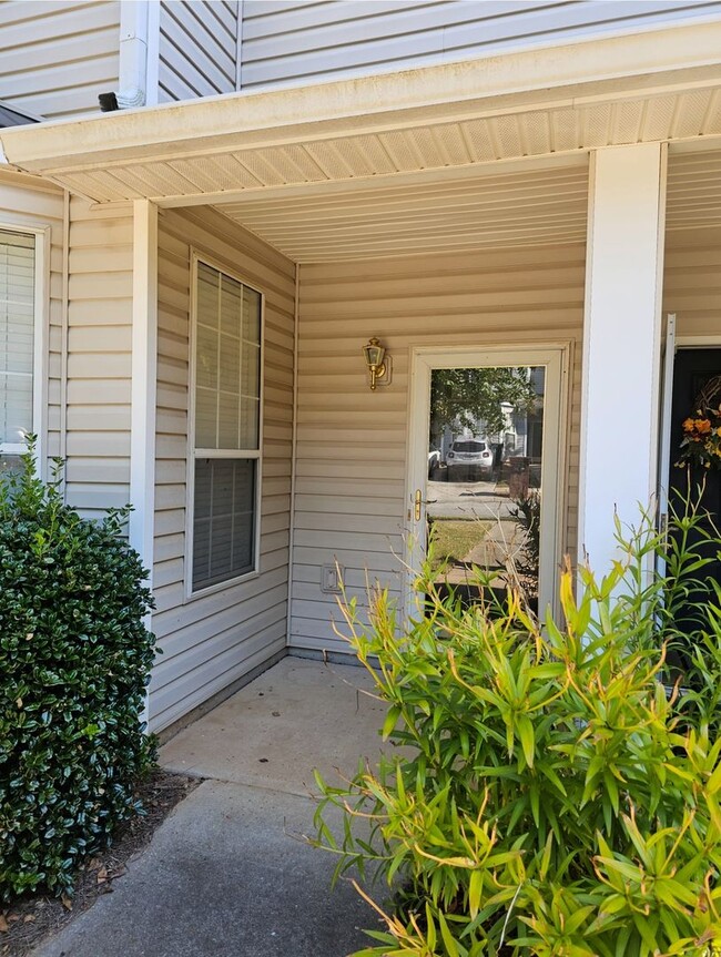 Building Photo - Welcome home to Newnan's Landings At Calum...