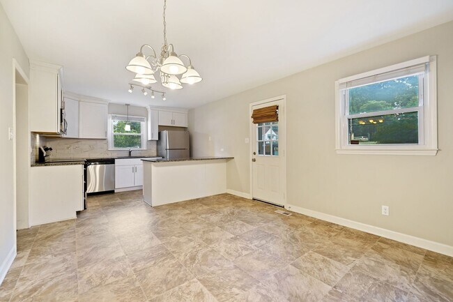 Foto del edificio - Cozy 3 Bedroom Home in North Durham! **APPLICATION PENDING**