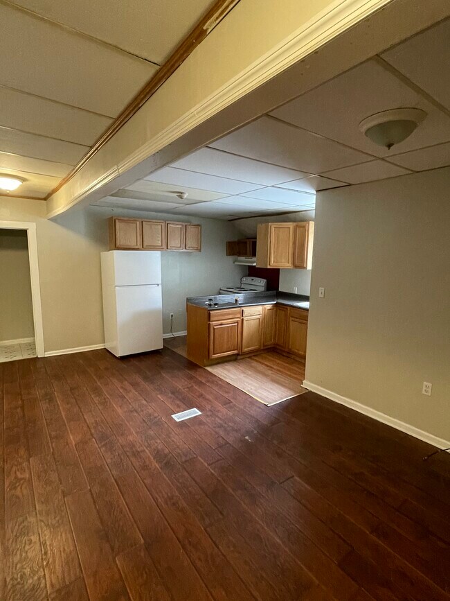 460 Broad St Unit 2, Waverly, NY 14892 Apartments 460 Broad St