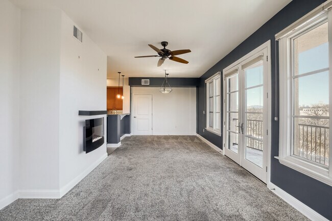 Building Photo - 2500 E Cherry Creek South Dr