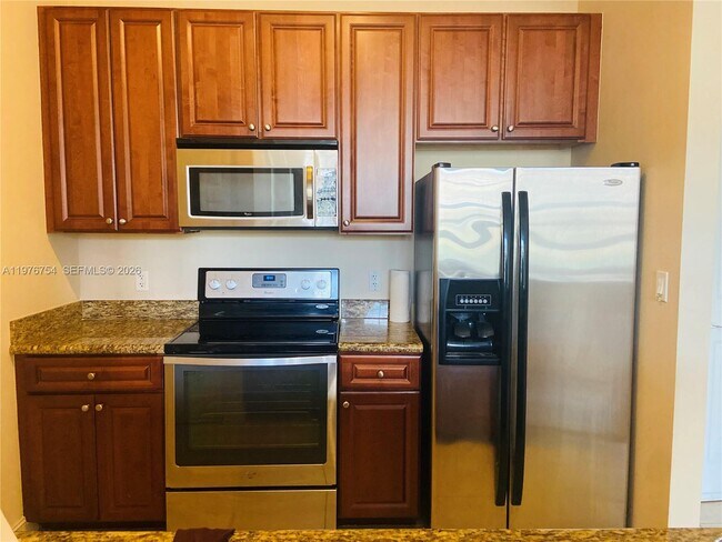 Foto del edificio - 3001 NE 185th St