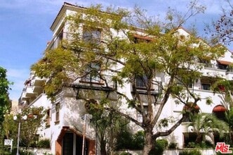 Building Photo - 12603 Moorpark St