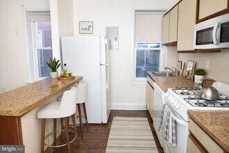 Building Photo - 2309 E York St