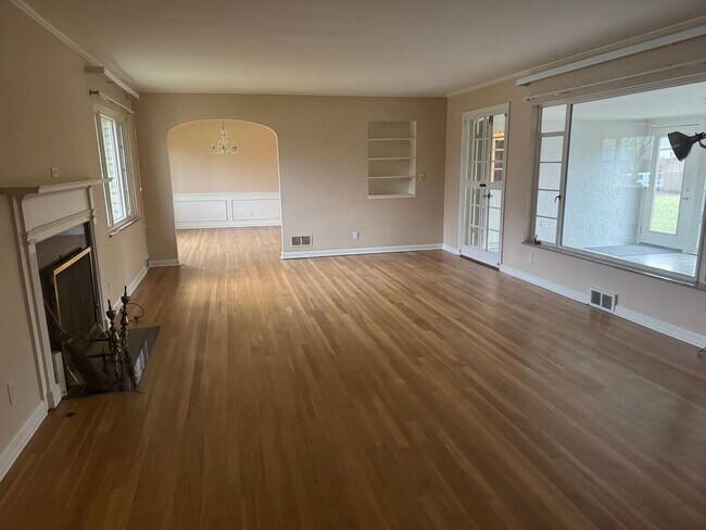 Foto del edificio - 3 Bedroom 2 Bath Ranch Home - Upper Arlington Schools