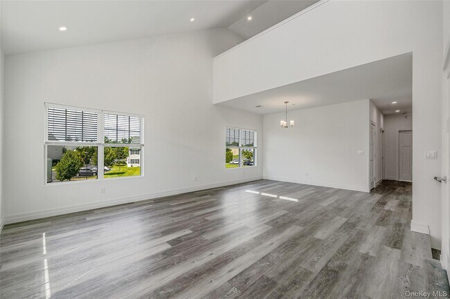 Foto del edificio - 725 Eastview Dr