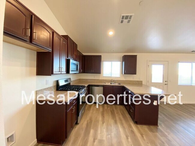 Foto del edificio - 9550 Tamarisk Ave
