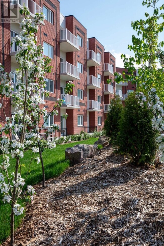 Building Photo - 45 Elmsley St S