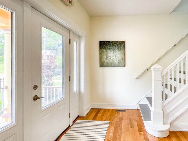 Building Photo - 920 Grand Ave