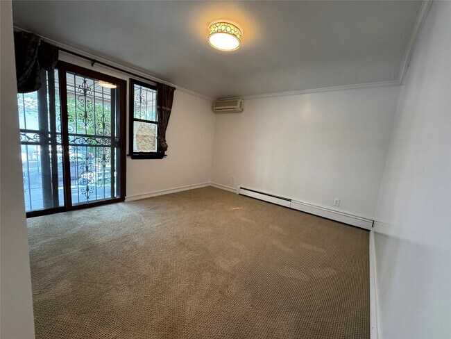 Foto del edificio - 162-33 76th Rd