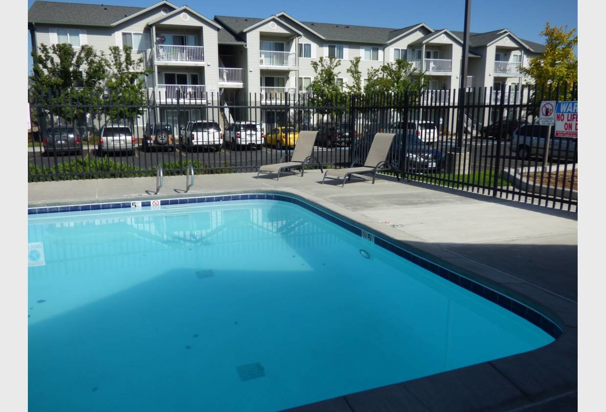 Piscina - Heron Creek Apartments