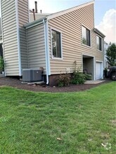 Building Photo - 127 Peddlers Dr